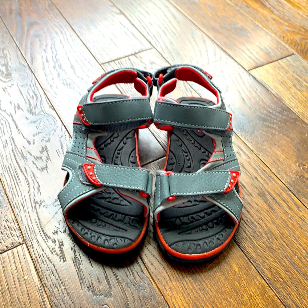Sonoma Boys Adjustable Sandal like new size 12